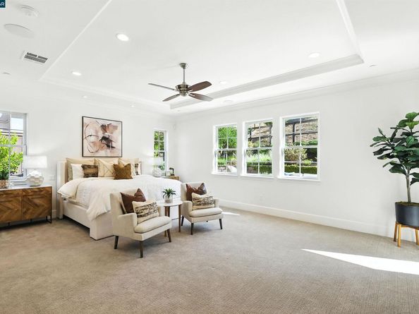 22 W Hill Way, Orinda CA 94563