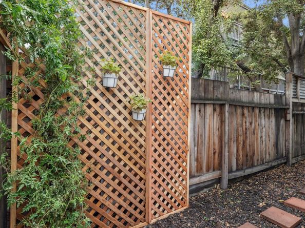 1611 Lea Ct, Alameda CA 94501