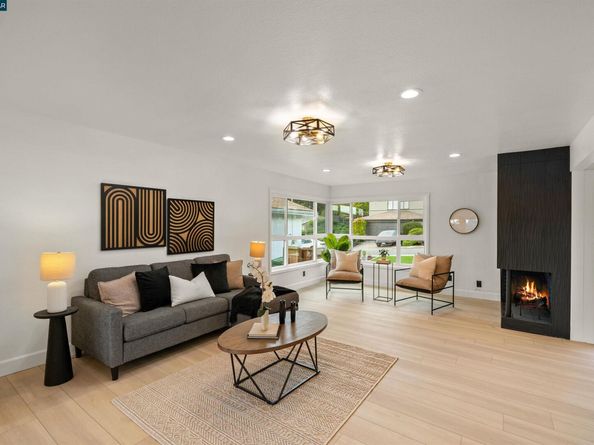 8497 Ney Ave, Oakland CA 94605