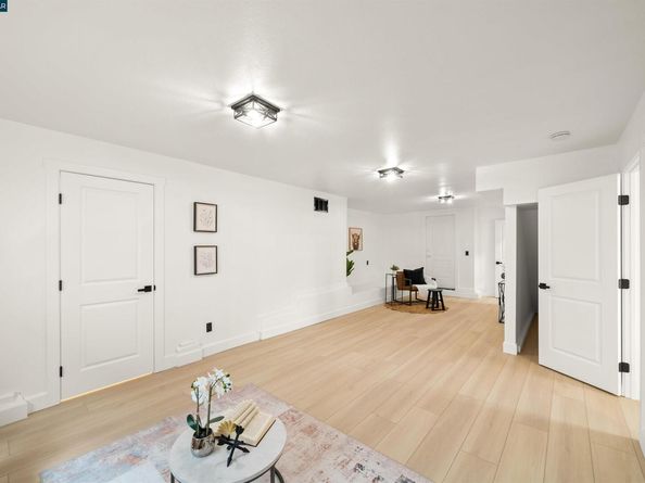 8497 Ney Ave, Oakland CA 94605