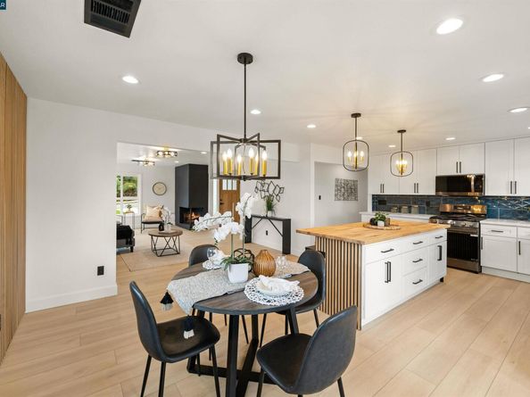8497 Ney Ave, Oakland CA 94605
