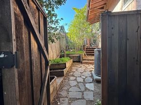 4535 Redding, Oakland CA 94619