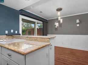 61 Fountainhead Ct, Martinez CA 94553