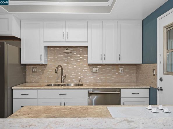 61 Fountainhead Ct, Martinez CA 94553