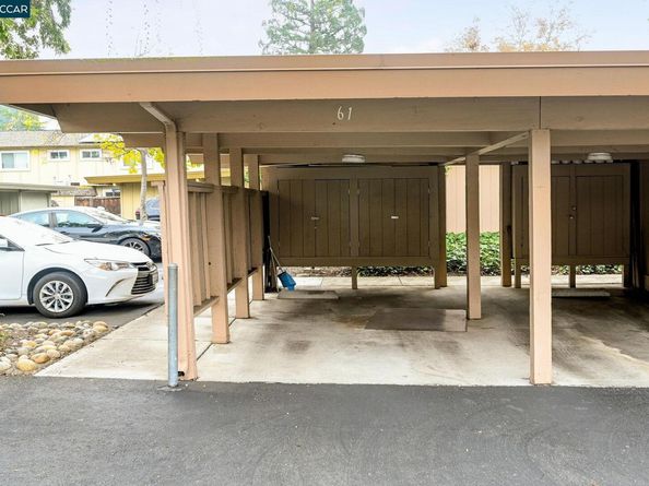 61 Fountainhead Ct, Martinez CA 94553