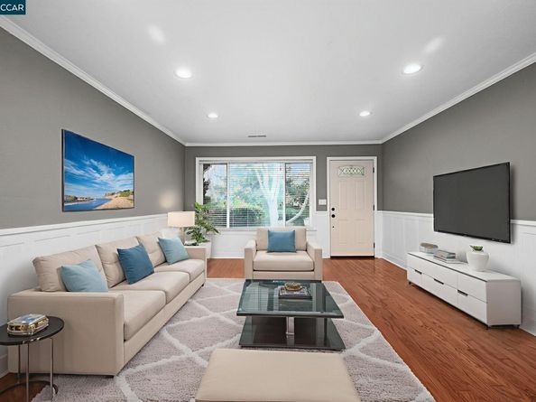 61 Fountainhead Ct, Martinez CA 94553