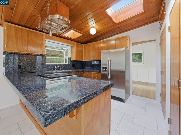 5584 Circle Dr, El Sobrante CA 94803