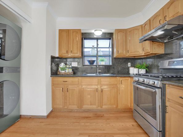 1821 Grand St, Alameda CA 94501