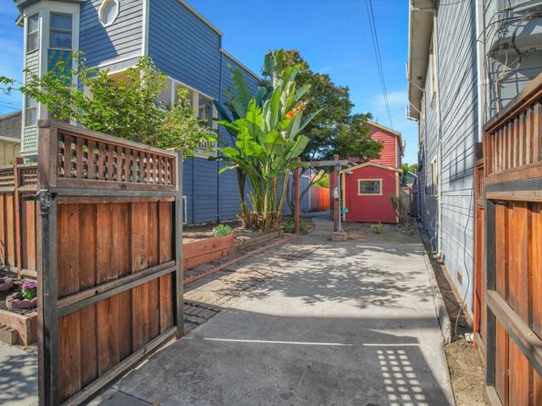 1821 Grand St, Alameda CA 94501