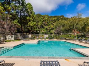 560 Canyon Oaks H, Oakland CA 94605