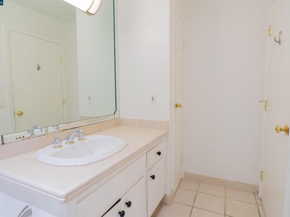 466 Crescent St 306, Oakland CA 94610