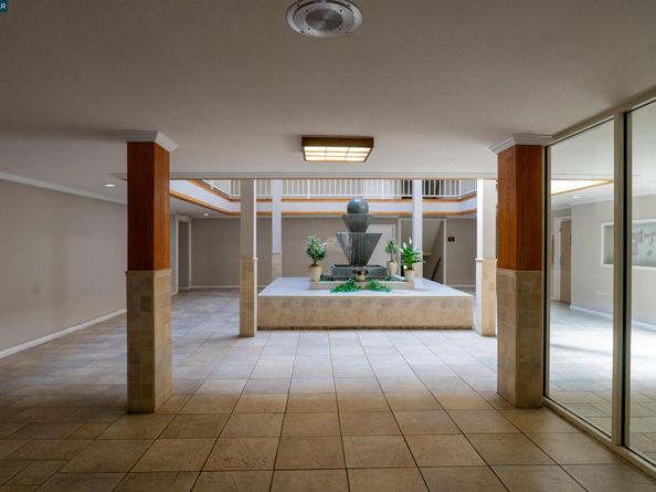 466 Crescent St 306, Oakland CA 94610