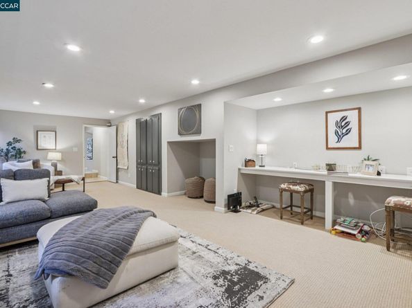 858 Mountain View Dr, Lafayette CA 94549