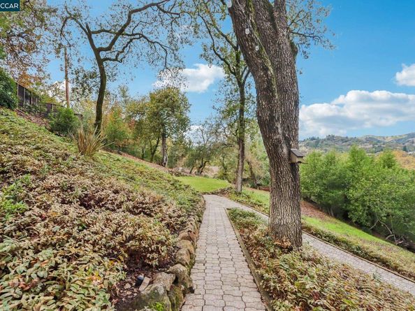 858 Mountain View Dr, Lafayette CA 94549