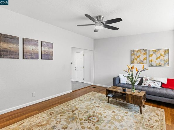 31 Adelaide Dr, Martinez CA 94553