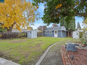 31 Adelaide Dr, Martinez CA 94553