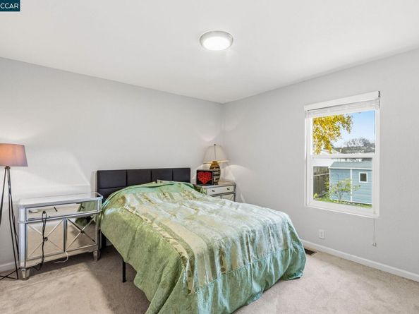 31 Adelaide Dr, Martinez CA 94553