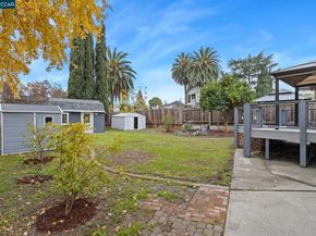 31 Adelaide Dr, Martinez CA 94553