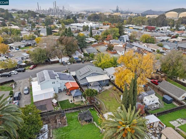 31 Adelaide Dr, Martinez CA 94553