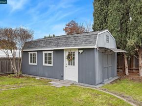 31 Adelaide Dr, Martinez CA 94553