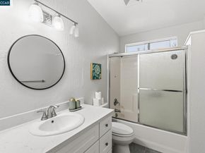 31 Adelaide Dr, Martinez CA 94553