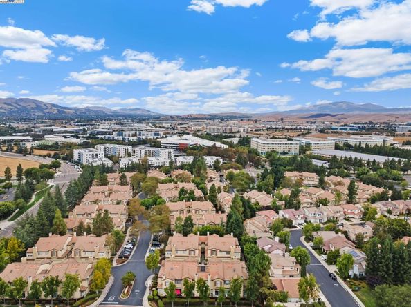 4052 Ghiotti Ct, Pleasanton CA 94588