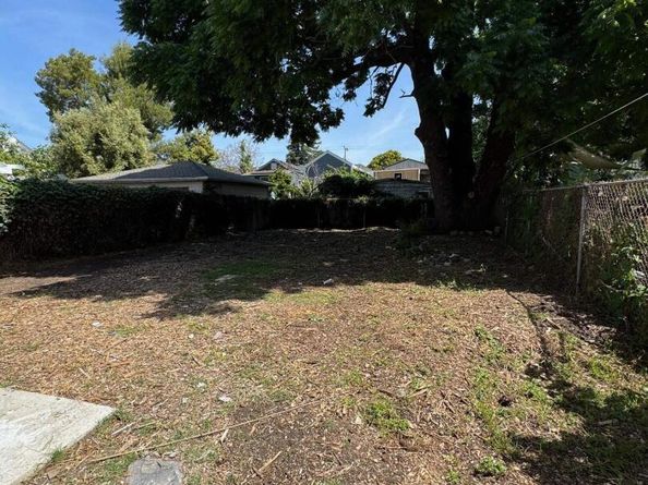 1626 12Th St, Oakland CA 94607