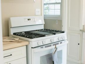 1126 Henrietta St, Martinez CA 94553