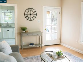 1126 Henrietta St, Martinez CA 94553