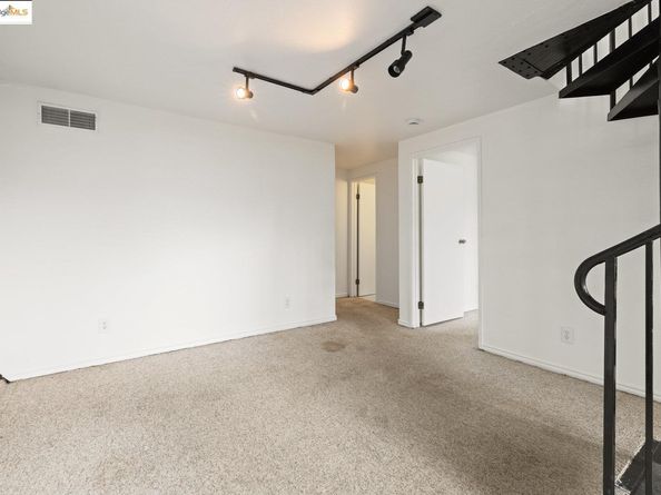 4509 Moraga Ave, Oakland CA 94611