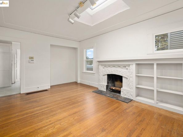 4509 Moraga Ave, Oakland CA 94611