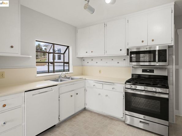 4509 Moraga Ave, Oakland CA 94611