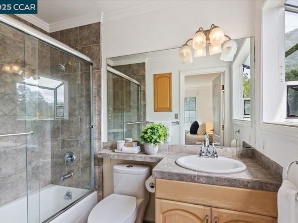 17 Muth Drive, Orinda CA 94563