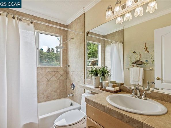 17 Muth Drive, Orinda CA 94563
