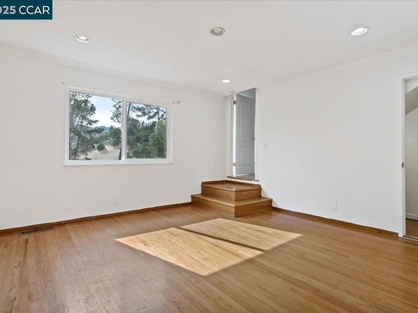 17 Muth Drive, Orinda CA 94563