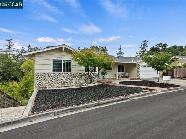 17 Muth Drive, Orinda CA 94563