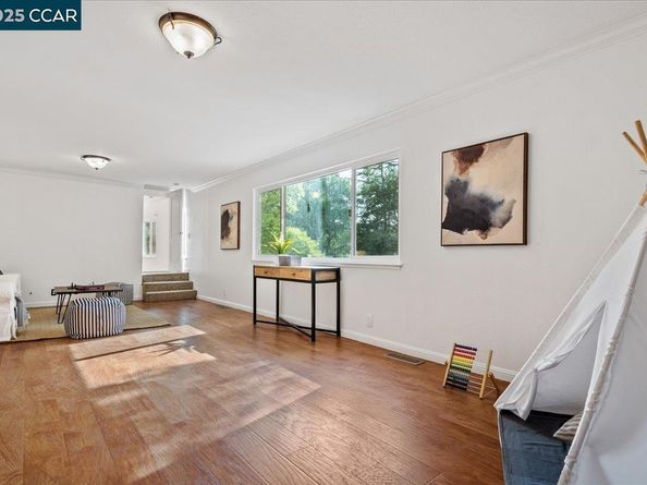 17 Muth Drive, Orinda CA 94563