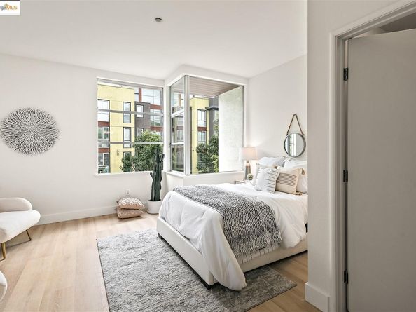 1354 Powell Street, Emeryville CA 94608