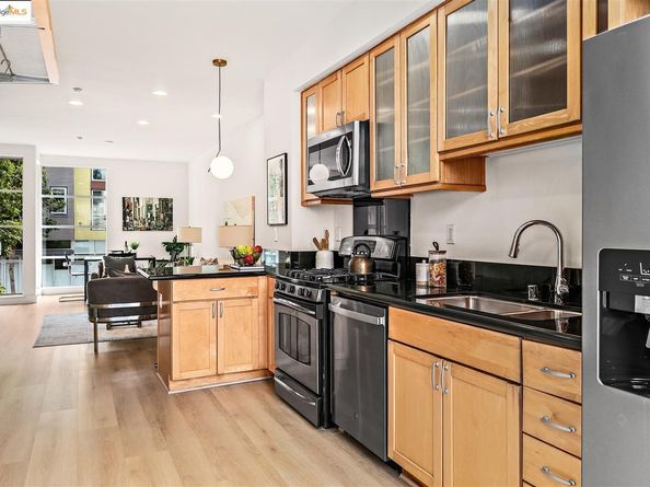 1354 Powell Street, Emeryville CA 94608
