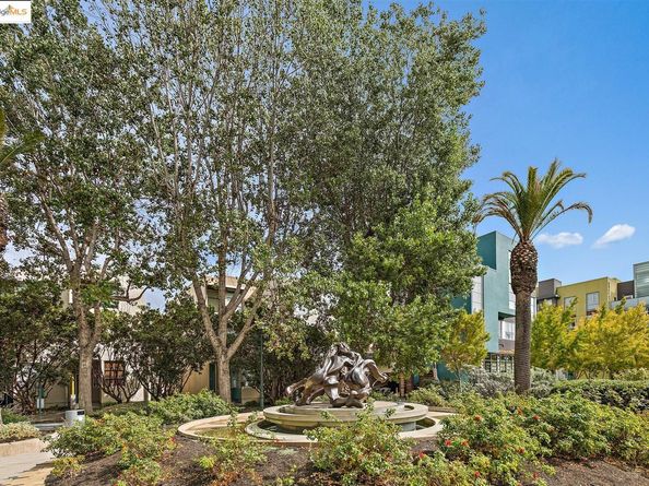 1354 Powell Street, Emeryville CA 94608
