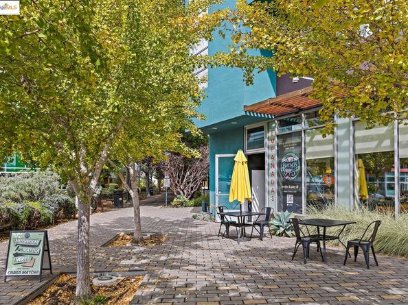 1354 Powell Street, Emeryville CA 94608