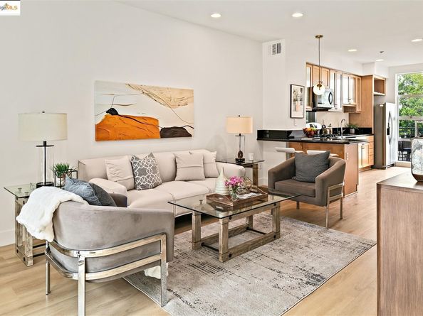 1354 Powell Street, Emeryville CA 94608