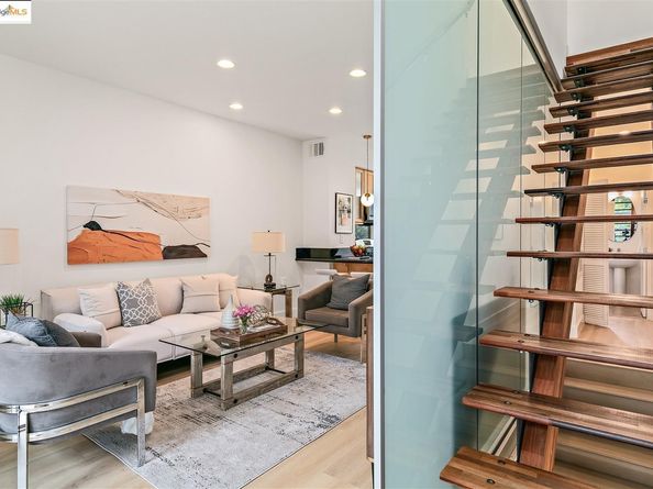 1354 Powell Street, Emeryville CA 94608