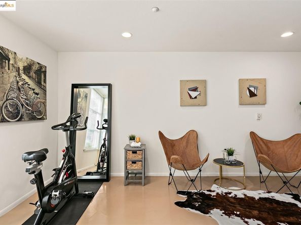 1354 Powell Street, Emeryville CA 94608
