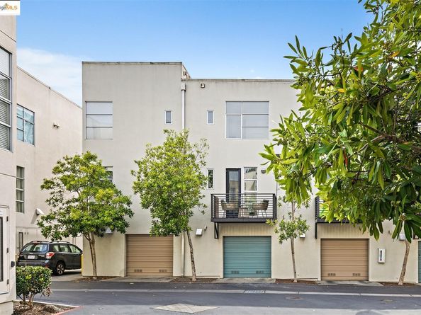 1354 Powell Street, Emeryville CA 94608
