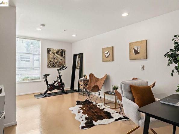 1354 Powell Street, Emeryville CA 94608