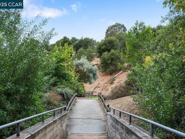 5513 Rothman Ct, Castro Valley CA 94552