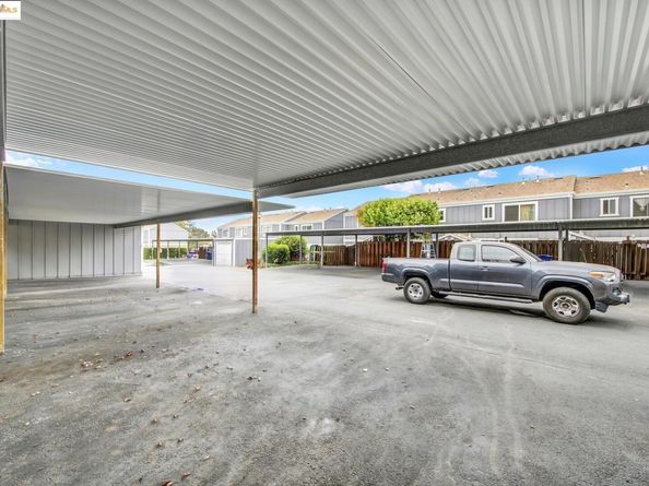 12 Park Ct, Richmond CA 94803