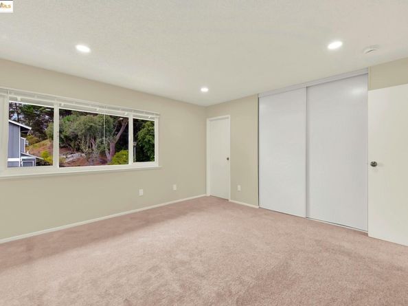12 Park Ct, Richmond CA 94803