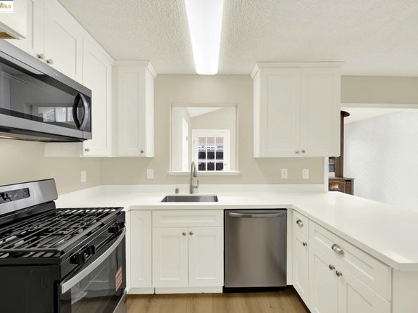 12 Park Ct, Richmond CA 94803